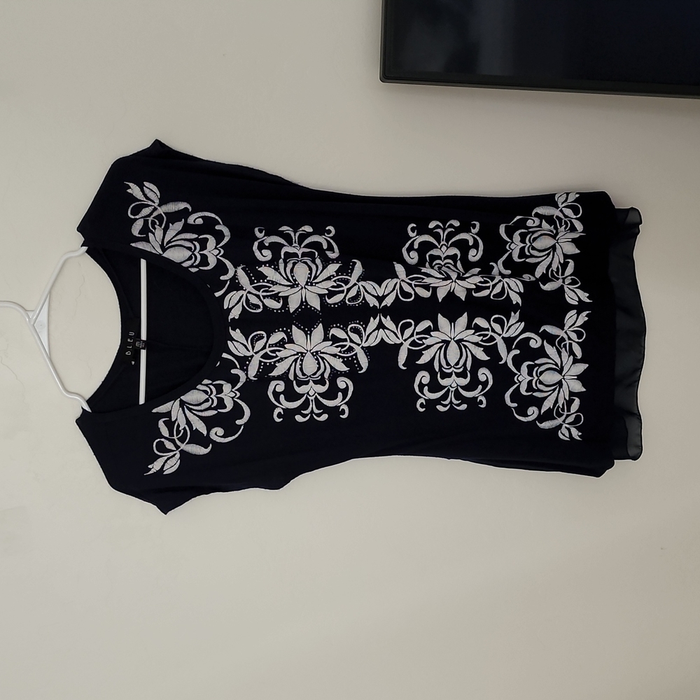 B.L.E.U hi-low embellished tunic medium